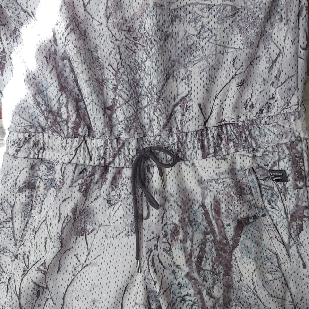 Addidas suit - Picture 2 of 7